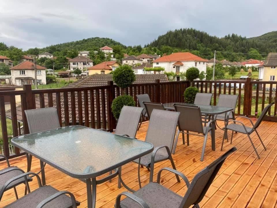 Бялата Къща Hotel Kirkovo  Exterior photo